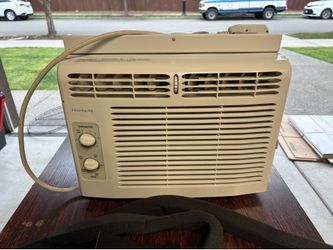 Frigidaire 5,000 BTU Window Air Conditioner Cools 150 sq. ft. with Mechanical Controls in White 115V
