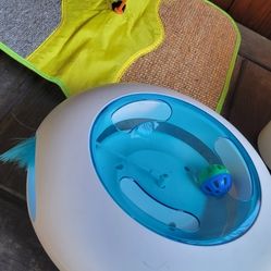 Cat Toys/ Circle Moving Track Moving Ball. Plus An Extra Toy