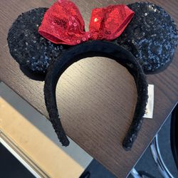Disney Mjni Mouse red sequenced Bow Ears 