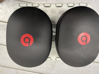 Beats Headphone Carrying Cases (2 pcs)