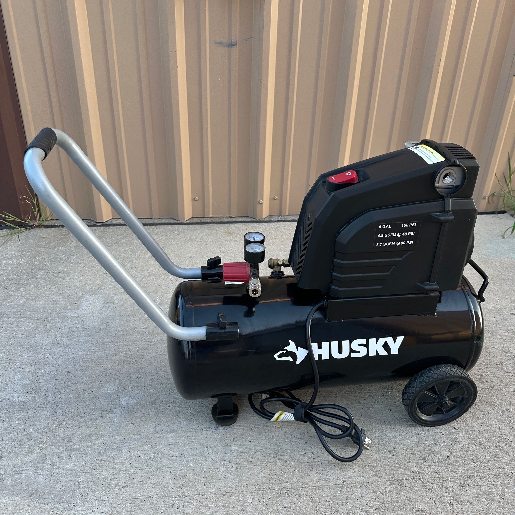 New Nuevo Husky 8 Gallon 150 Psi Air Compressor