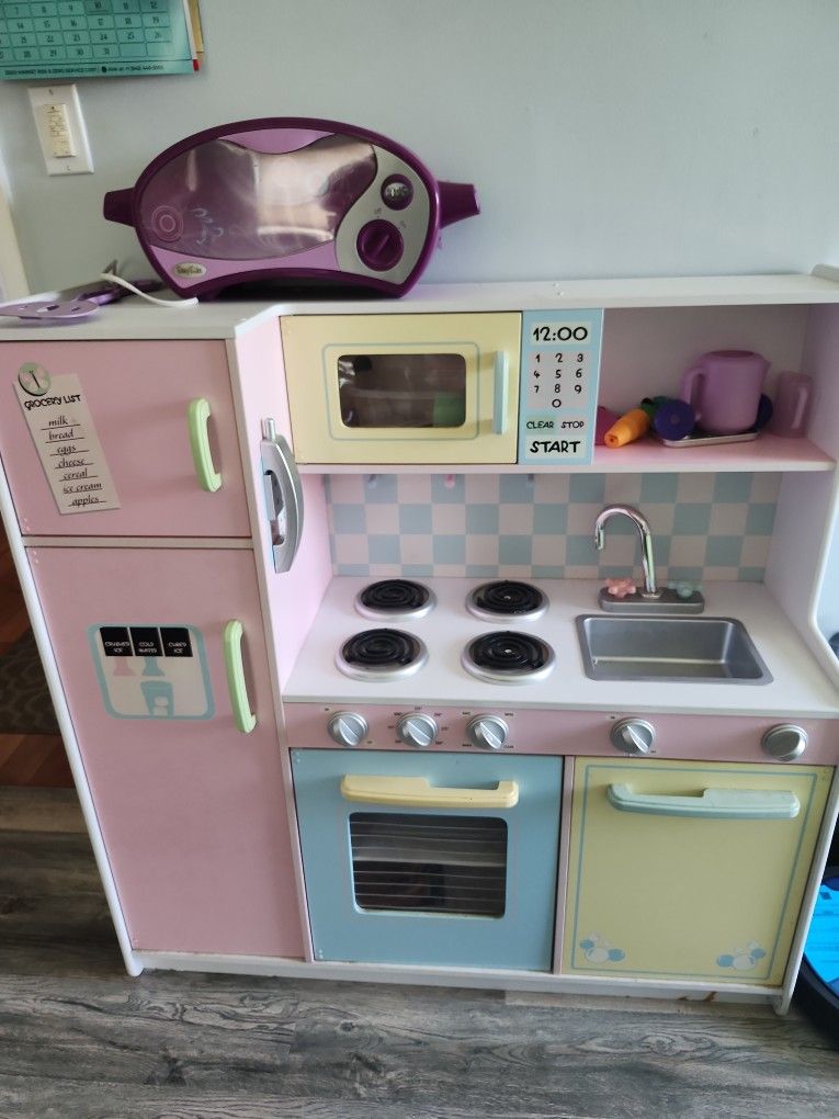 Toy Kitchen