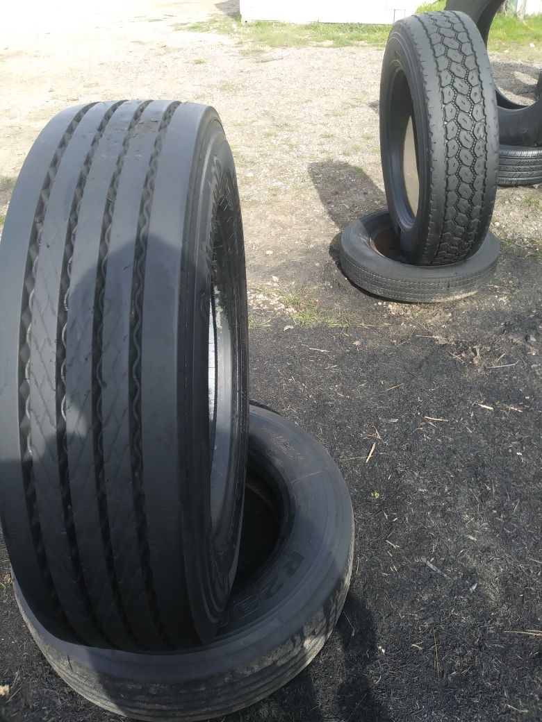 255/70/22.5 - Lopro - 11R 22.5 Semi Truck Tires Used