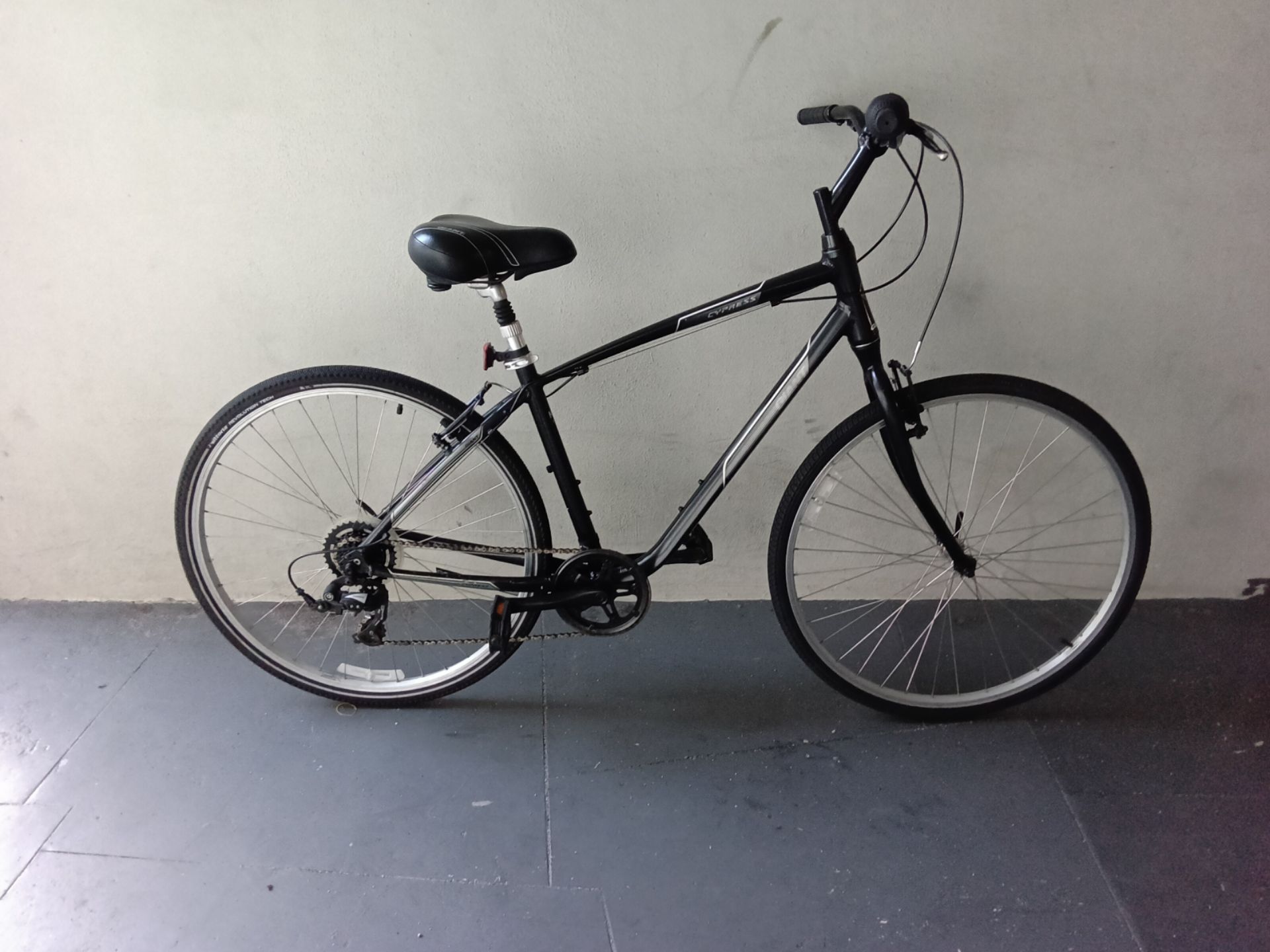 BICYCLE GIANT 7 SPEED SIZE 29 BRAND NEW