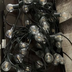 Decorative light bulb string, 23 yards total in 3 segments