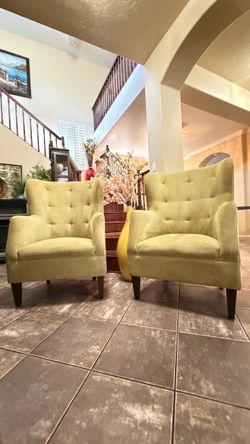 Pair of Tufted Wingback Accent Chairs in excellent condition