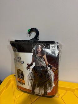 ZOMBIE  PROM QUEEN.    Medium 8-10