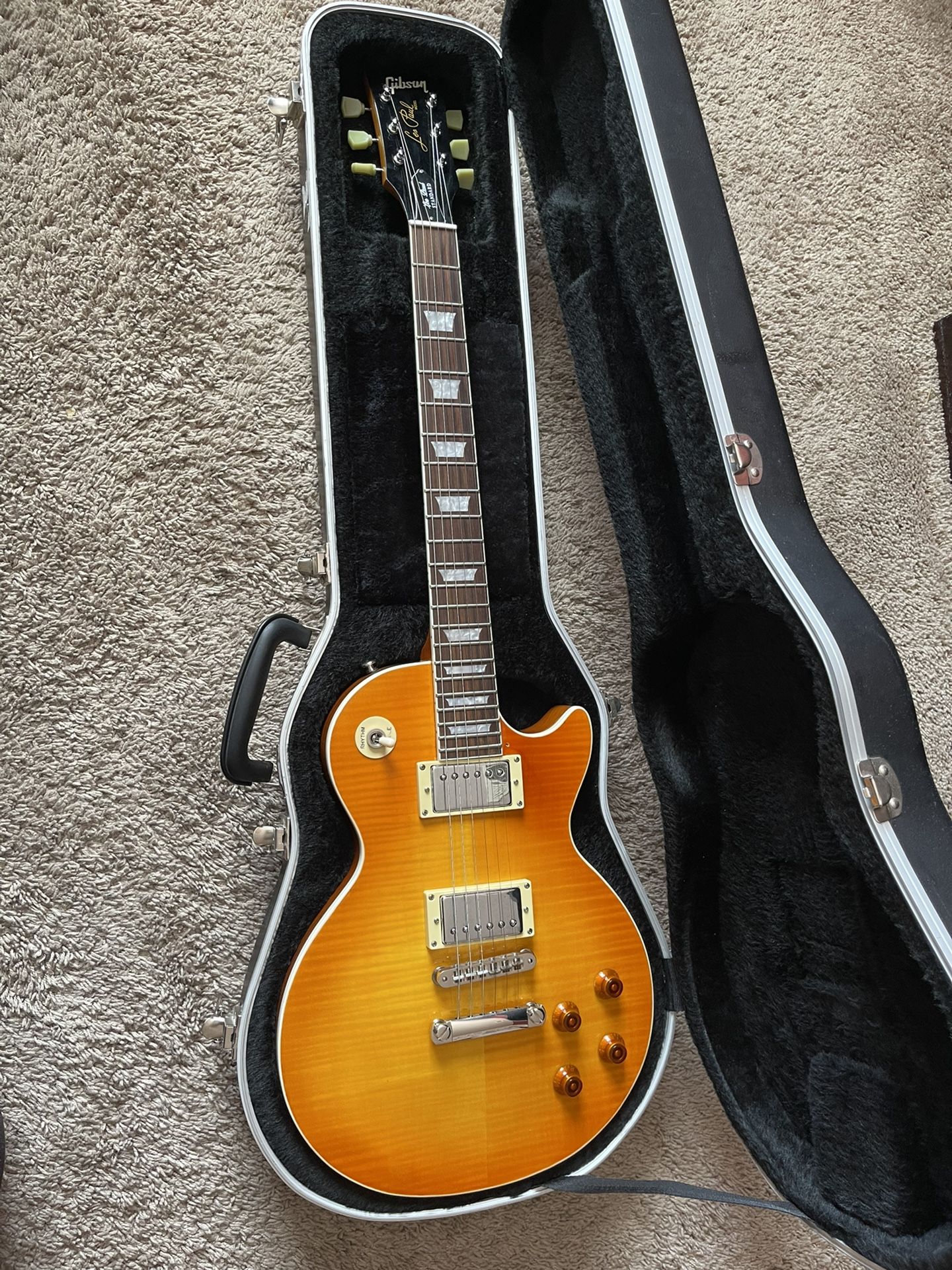 Les Paul Gibson Standard Guitar