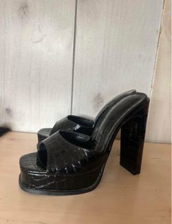 Black heel sandal