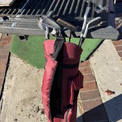 Sunday Golf Bag With Clubs