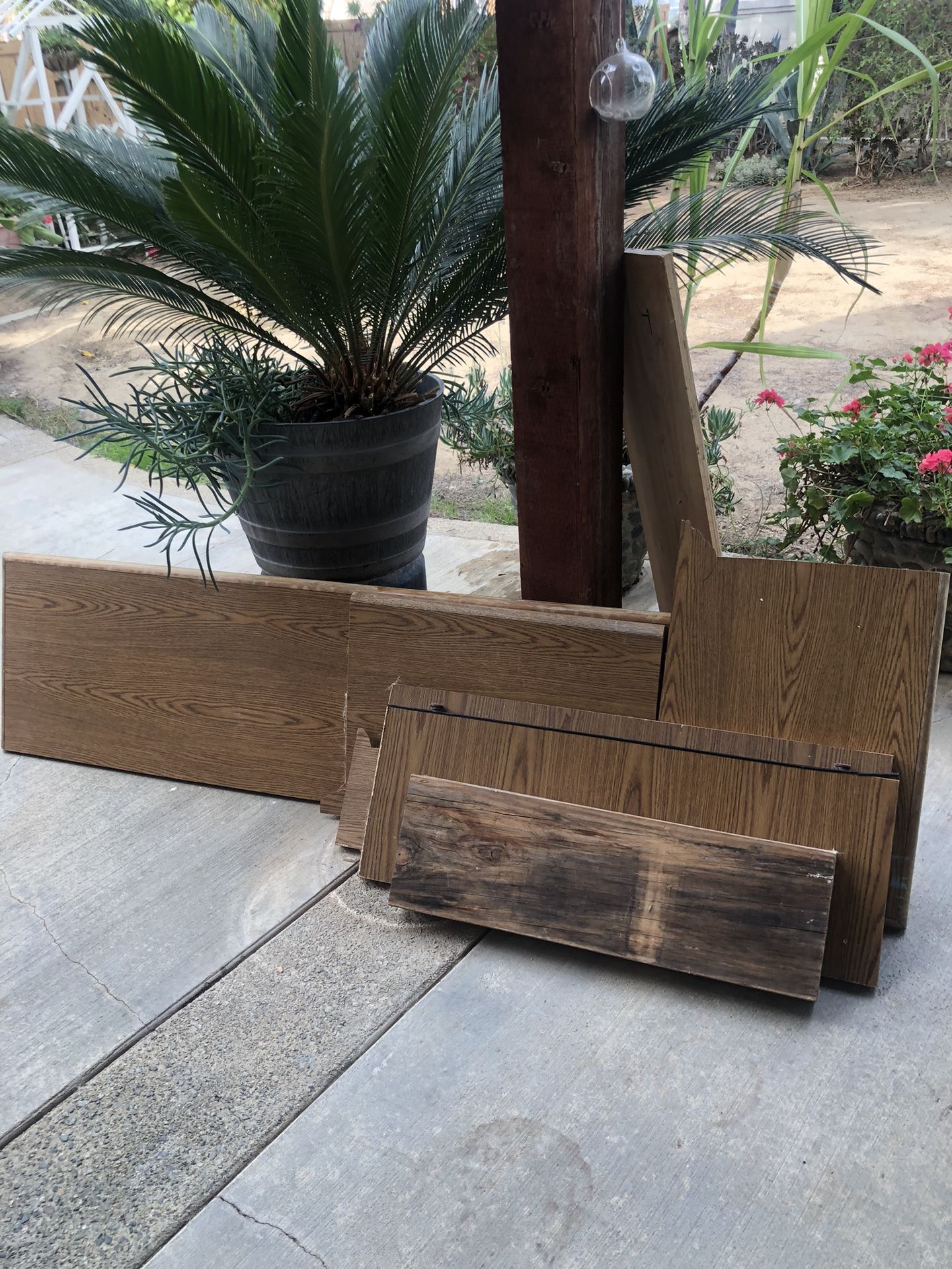 Free Wood (shelves)