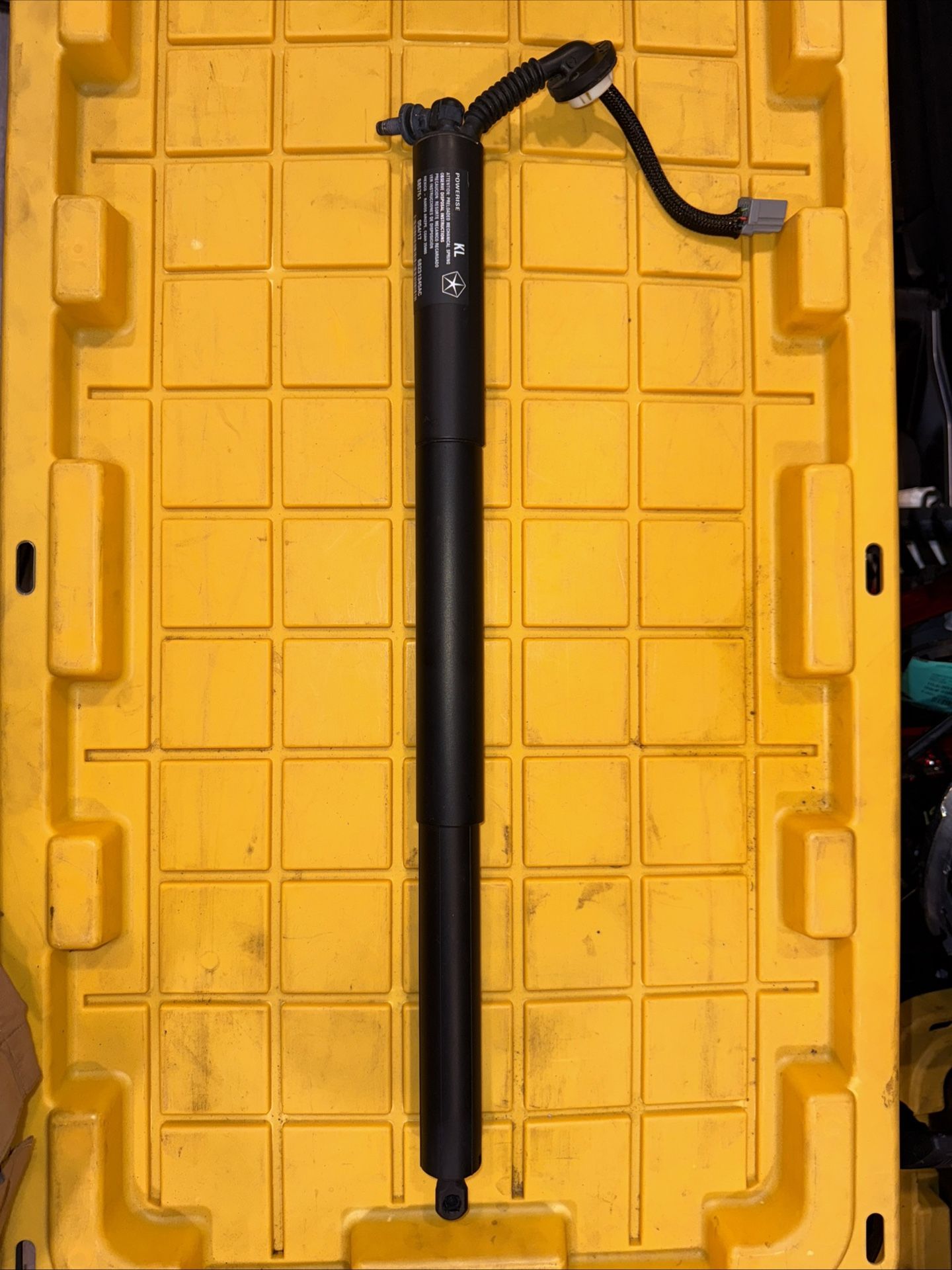 2014-2021 JEEP CHEROKEE REAR LEFT POWER LIFTGATE STRUT (contact info removed)5AA OEM