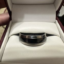 Helzberg Men Black & Grey Wedding Band New In Box