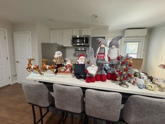 Huge Christmas Decor Bundle - Gnomes, Reindeer, Santa & More (Excellent Condition)