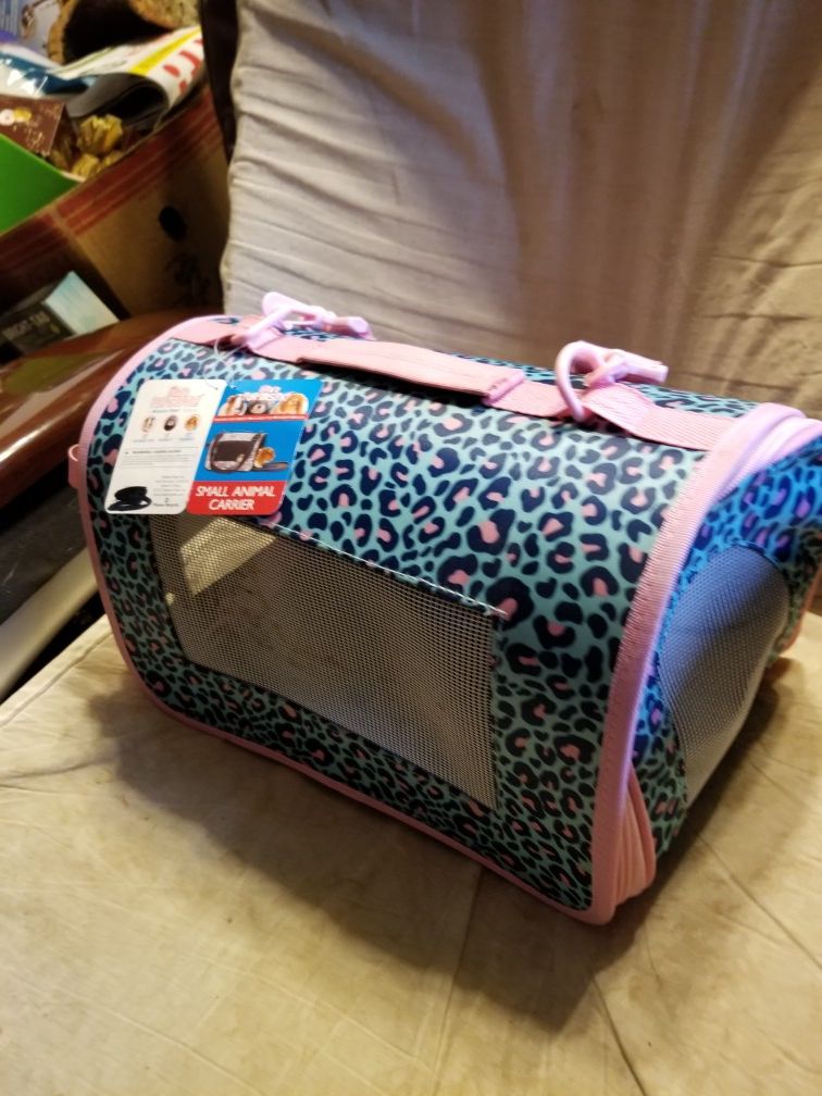 NEW SMALL PET CARRIER