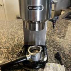 Delonghi Coffee Mashine $150