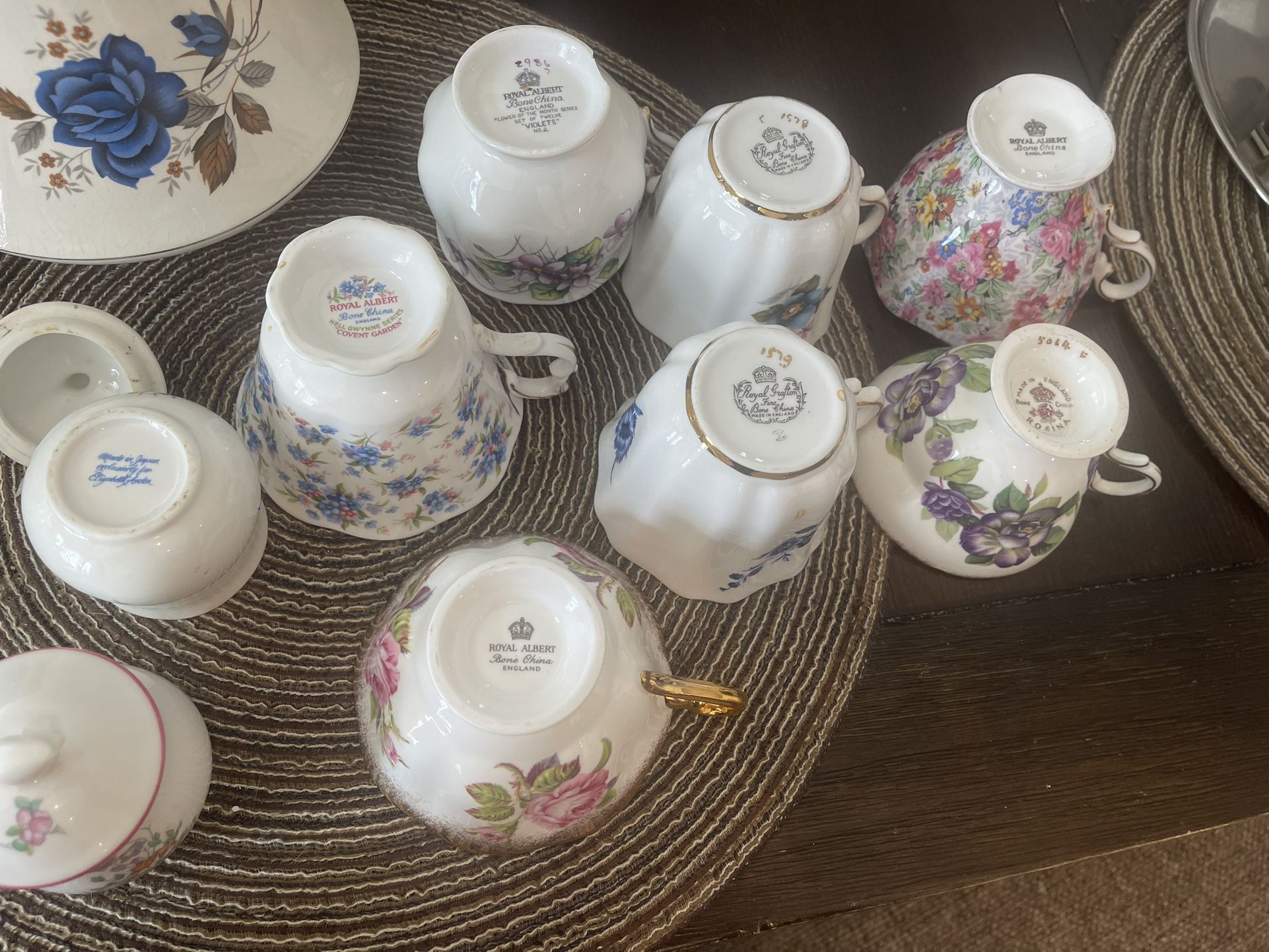 Bone China Antique Teacups And Teapot