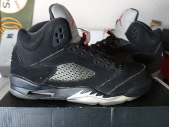 Size 6.5 youth " Retro 5's Jordan s"