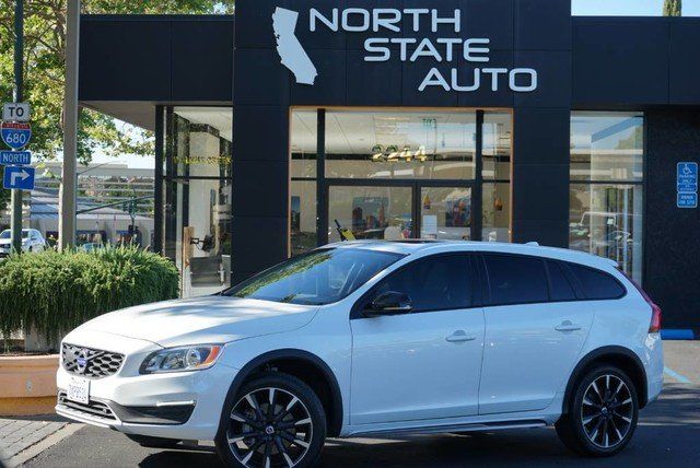 2017 Volvo V60 Cross Country