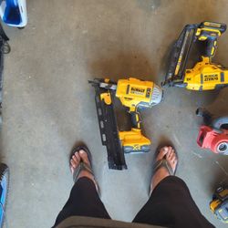 DeWalt 21° 3 And 1/4 Framing Nailer