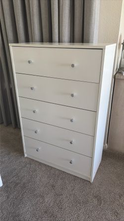 Narrow dresser