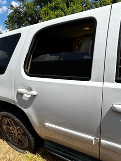 Passenger Side middle door/ 07 Tahoe