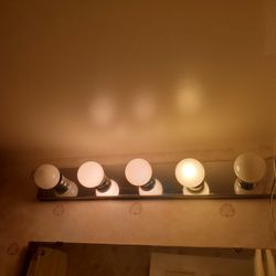 Lot of 2, 5 Light Bathroom Vanity Light Bar