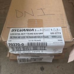 SYLVANIA 4FT/48" RETROFIT KITS (LOT OF 28 UITS)
