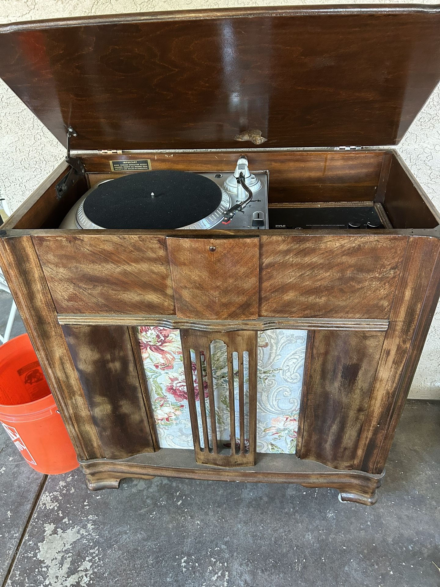 Refurbished Radio/Record player