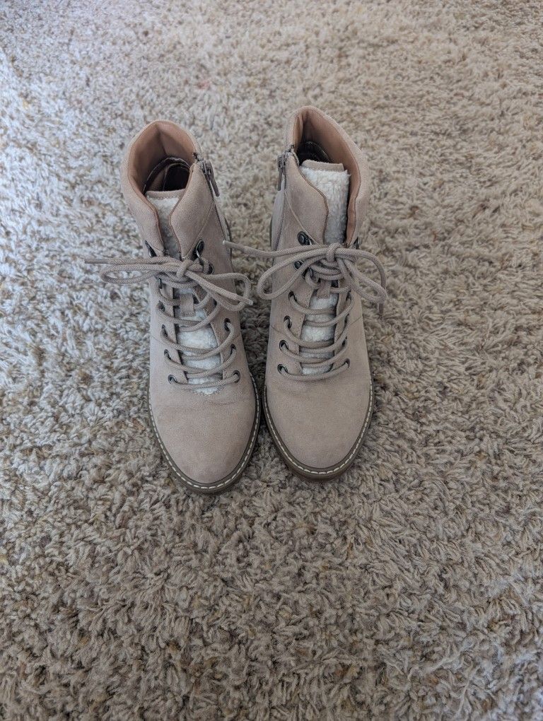 Universal Thread Women's Suede block heel ankle boots