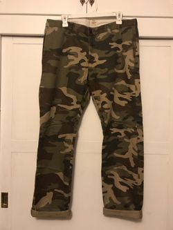 Mens Camo pants Dockers Size 34w/32L
