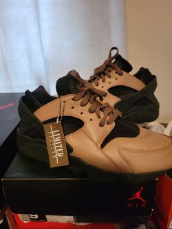 Nike Hurraches Size 10