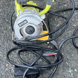 RYOBI 4”  A/C  Hand Held Tile Saw