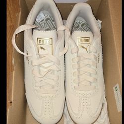 NEW - Puma Roma Womens Sneakers Size 9.5 
