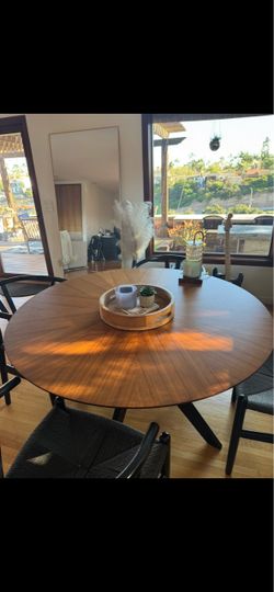 Fenway 47“ Wood Dining Table