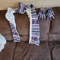 Women's Winter Scarf & Gloves Set – One Size – $10