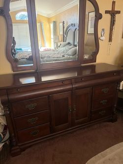 Dresser