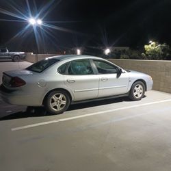 2001 Ford Taurus
