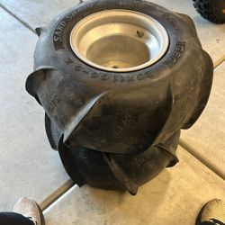 Paddle Tires Kawasaki. 