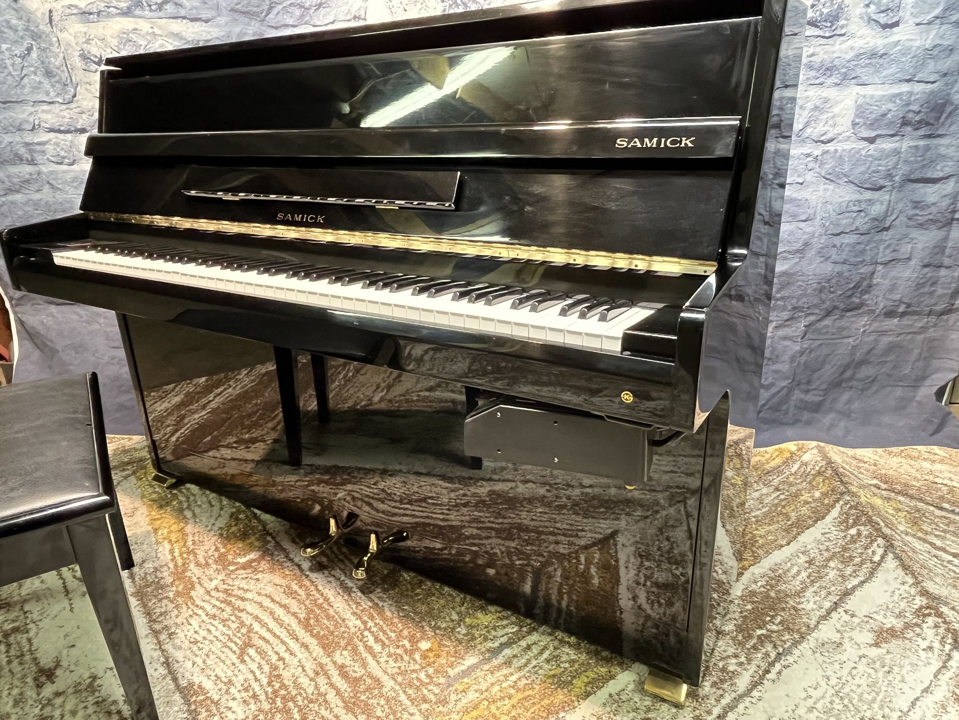 Samick piano (Korea) delivery available