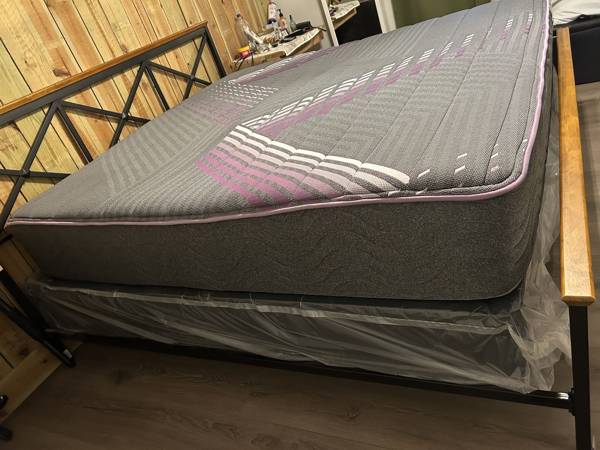 King Jamison Mattress And Box Spring