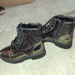 Steve Madden Size 2 Boots