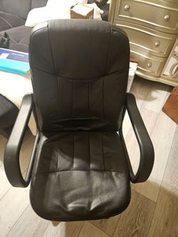 Black Faux Leather Office Chair with Armrests
