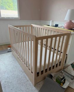 Crib with newton mattress