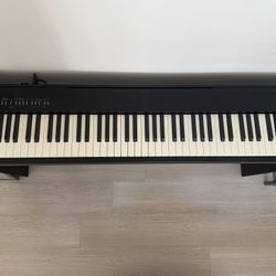 Roland FP-30x with Stand + Pedal