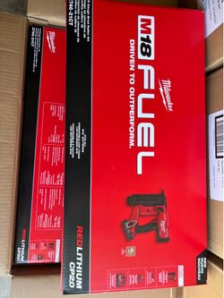 Milwaukee 18 Gauge Brad Nailer Kit