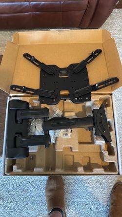 Wall TV bracket up 55”