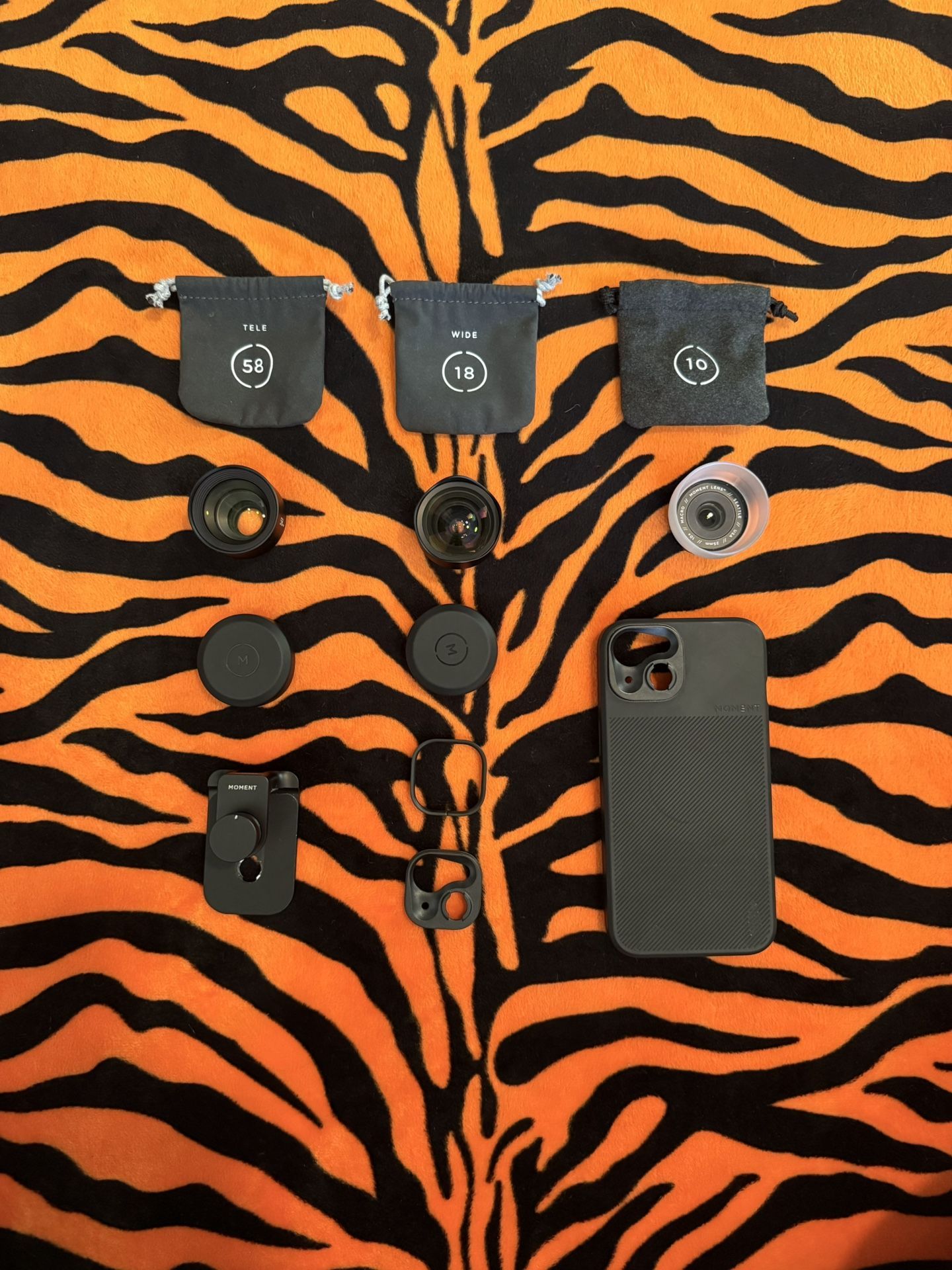 Moment M-Series Lens Kit – 3 Lenses 58mm Tele 18mm Wide 10x Macro + Drop-In iPhone 14 Case + Universal Mount 