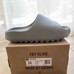 ADIDAS YEEZY SLIDES