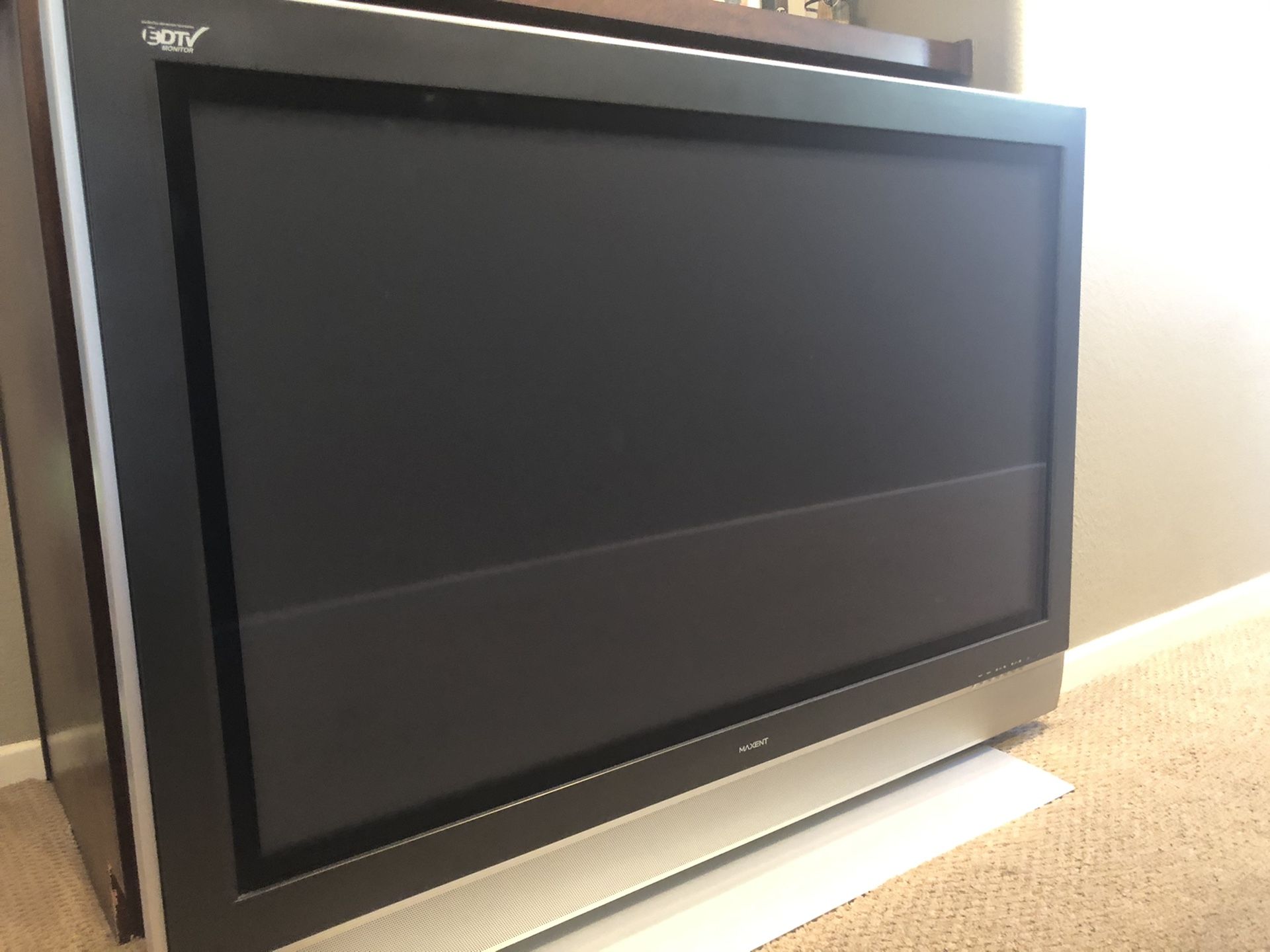 Maxent 44 Inch plasma Tv